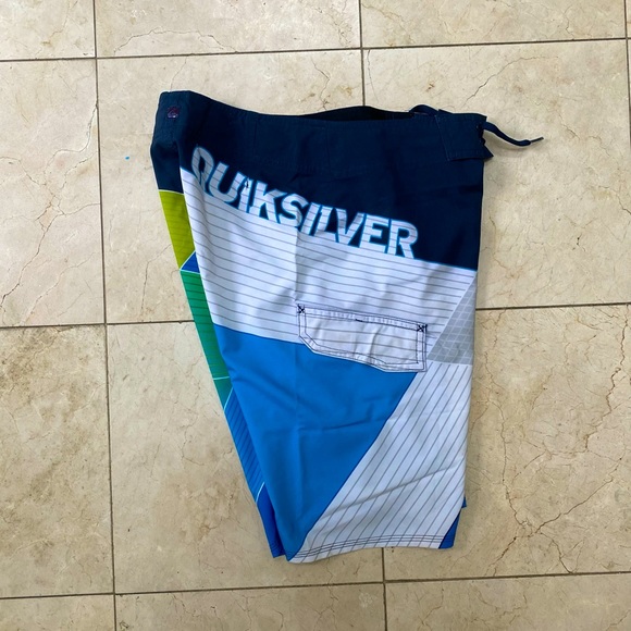 Retro Quicksilver 10” Board Shorts - Picture 3 of 12